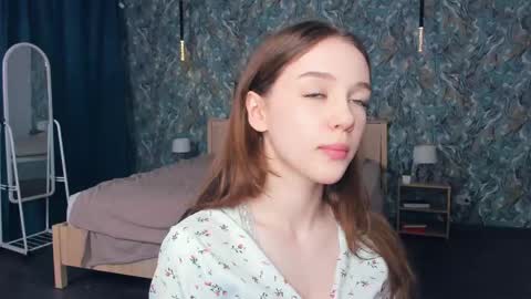 Snapshot of hwadwellingham chatting on 7, 6, 2026 Lily online show from 7, 6, 2026