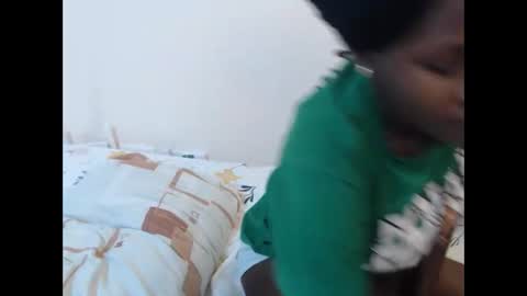 hyacinth_b online show from 9, 6, 2026