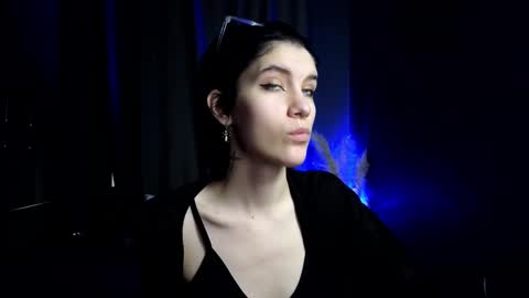 Snapshot of hyeon_jin chatting on 4, 3, 2025 Hyeon Jin online show from 4, 3, 2025