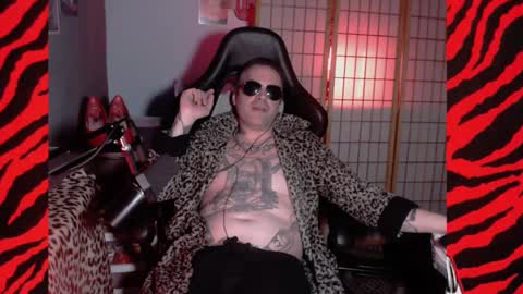 Snapshot of hypnosexray chatting on 6, 1, 2025 Mistress Magenta online show from 6, 1, 2025