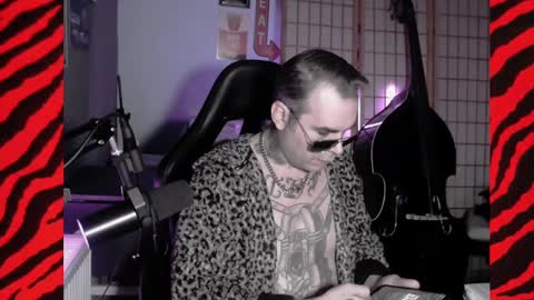 Snapshot of hypnosexray chatting on 15, 1, 2025 Mistress Magenta online show from 15, 1, 2025