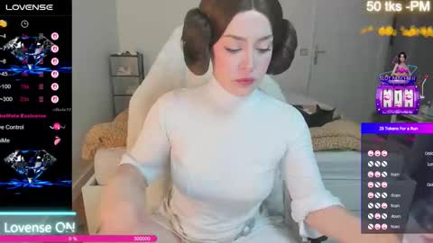 Snapshot of i_esus chatting on 23, 10, 2025 Olivia Alafolix- Fr--je parle fr -en online show from 23, 10, 2025