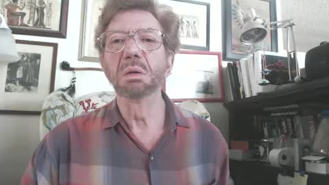 Snapshot of i_submissive_slut chatting on 1, 2, 2025 ImYourBitch online show from 1, 2, 2025