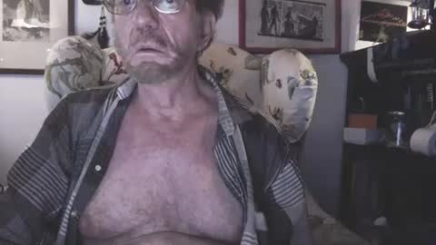 Snapshot of i_submissive_slut chatting on 8, 2, 2025 ImYourBitch online show from 8, 2, 2025