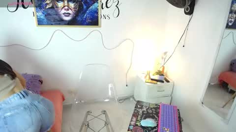 Snapshot of iam_monika chatting on 11, 11, 2025 iam_monika online show from 11, 11, 2025