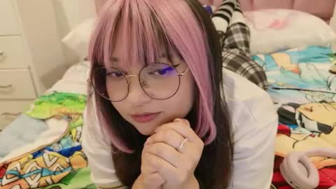 Snapshot of iam_zoechan chatting on 4, 7, 2026 Zoe 3 online show from 4, 7, 2026
