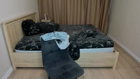 Cassie  STREAMS HERE EVERYDAY online show from 29, 9, 2025