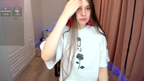 Cassie  STREAMS HERE EVERYDAY online show from 3, 11, 2025