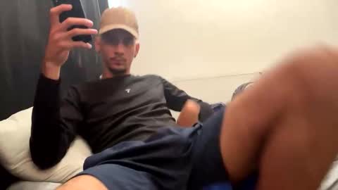 Snapshot of iamsazon chatting on 6, 11, 2025 IAmSazon online show from 6, 11, 2025