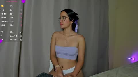 Snapshot of iamvio chatting on 5, 3, 2025 Violeta online show from 5, 3, 2025