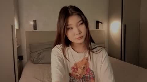 iamyuki_ online show from 10, 11, 2025