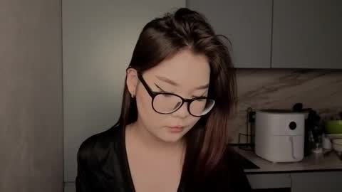 iamyuki_ online show from 23, 12, 2025