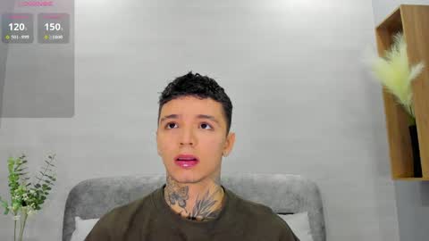 Snapshot of ian_castillo_ chatting on 27, 5, 2026 IAN CASTILLO online show from 27, 5, 2026