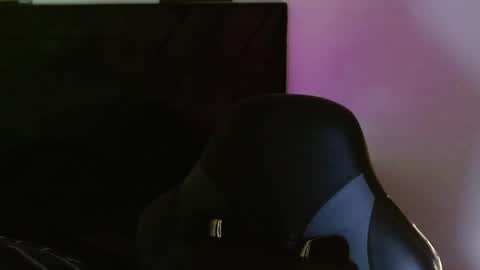 Ian Davis online show from 6, 4, 2026