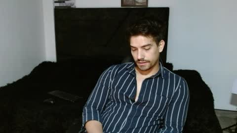 Ian Davis online show from 7, 4, 2026