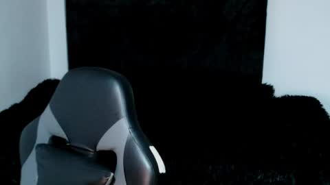 Ian Davis online show from 8, 4, 2026