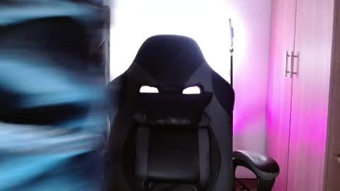 Ian Davis online show from 15, 4, 2026