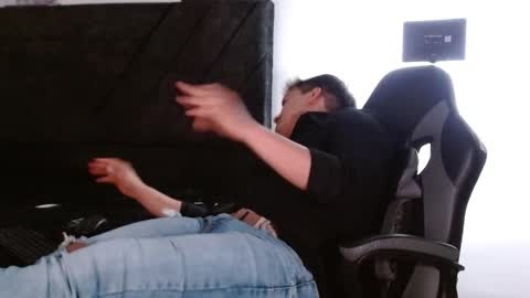 Ian Davis online show from 17, 4, 2026