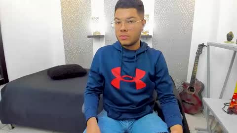 Snapshot of ian_tomson chatting on 1, 11, 2025 online show from 1, 11, 2025