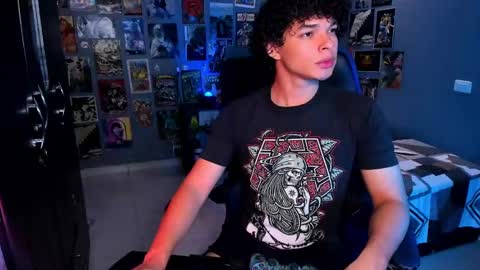 Snapshot of ian_versace chatting on 5, 3, 2025 Andres online show from 5, 3, 2025