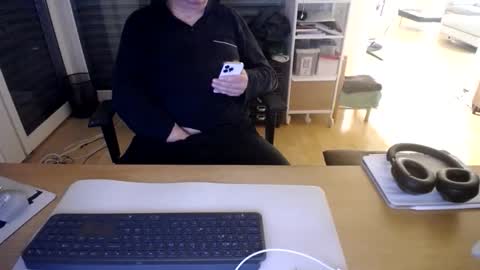 iandy12 online show from 8, 3, 2026