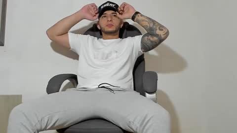 Snapshot of iandygrasso chatting on 30, 12, 2024 iandygrasso online show from 30, 12, 2024