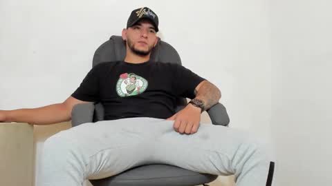 Snapshot of iandygrasso chatting on 14, 1, 2025 iandygrasso online show from 14, 1, 2025