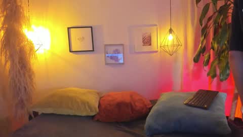 ian  online show from 9, 10, 2025