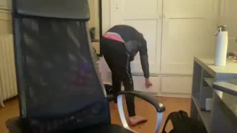 Snapshot of ibqbltiztyqq chatting on 7, 11, 2025 John online show from 7, 11, 2025