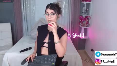 ice_y_abigail online show from 17, 2, 2025