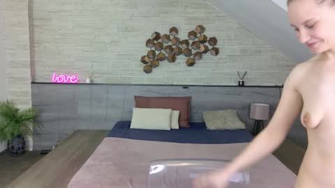 Ice Blue online show from 23, 3, 2026