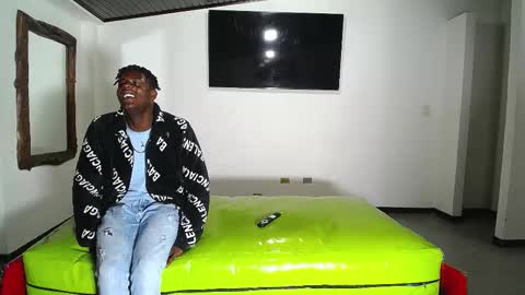 THOMAS AND DAMIAND online show from 3, 11, 2025