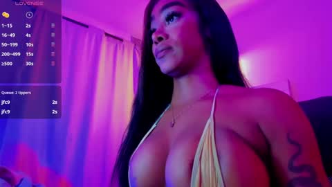 Snapshot of idarasmith_ chatting on 14, 10, 2025 Idara Smith online show from 14, 10, 2025
