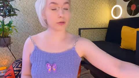 Emmy  help me reach 100 thumbs up online show from 7, 3, 2025