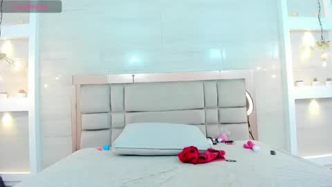 ikia lopez online show from 15, 11, 2025