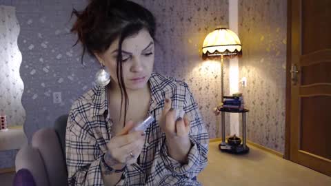Adelia online show from 1, 2, 2025