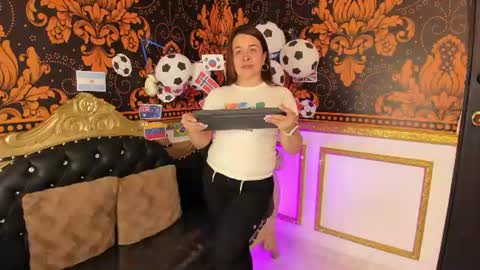 LILY online show from 8, 7, 2026
