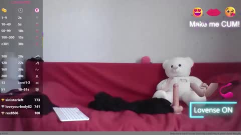 Snapshot of ilona_vv chatting on 11, 9, 2025 ilona vv online show from 11, 9, 2025