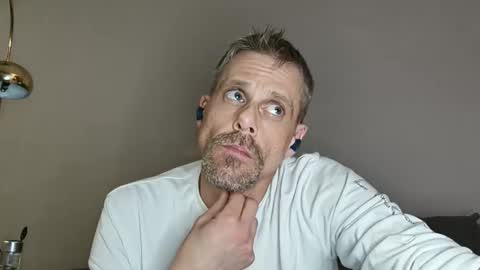 Ilovesquirterz1 online show from 10, 3, 2025