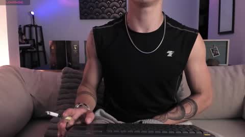 Snapshot of im__thomas chatting on 8, 10, 2025 IM  THOMAS online show from 8, 10, 2025