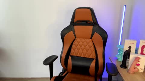 Laia online show from 7, 2, 2025