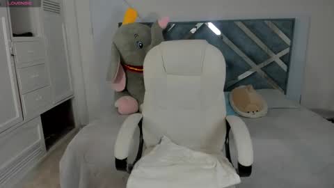 Mila online show from 15, 9, 2025