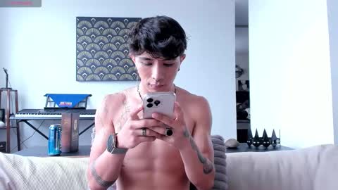 Snapshot of im_thom chatting on 29, 10, 2025 im_thom online show from 29, 10, 2025