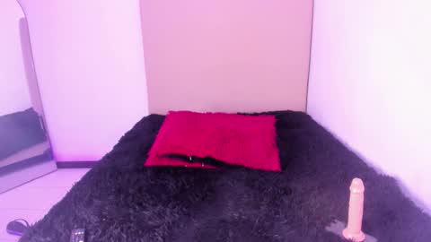 im tiffany  online show from 20, 2, 2026