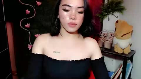 Snapshot of im_urlovergirlxxx chatting on 8, 11, 2025 Hii love online show from 8, 11, 2025