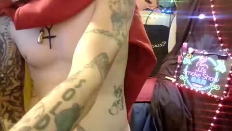 Snapshot of imglorious1 chatting on 5, 2, 2025 JJ online show from 5, 2, 2025