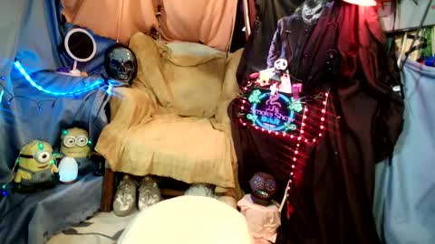 JJ online show from 8, 11, 2025