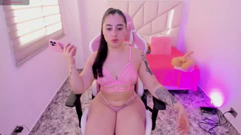  independient model online show from 15, 10, 2025