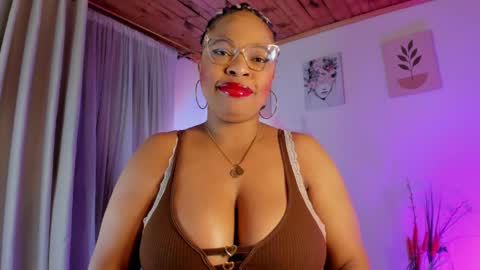 Snapshot of imlauraa chatting on 2, 5, 2026 Laurita Aries Guys on April 13th and 14th I will be offline for my birthday I love you very much. online show from 2, 5, 2026
