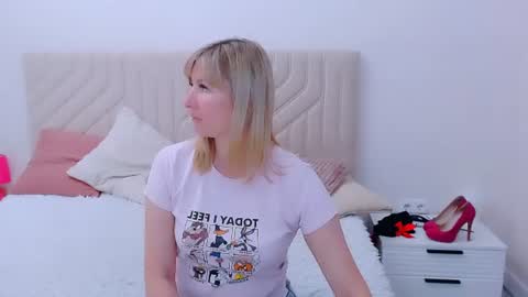 Snapshot of incredible_ariela chatting on 3, 7, 2026 incredible_ariela online show from 3, 7, 2026